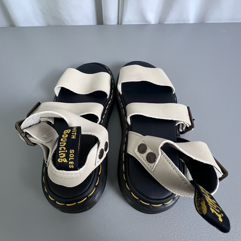 Dr. Martens Womens tan Sandals size 6 - Picture 4 of 8